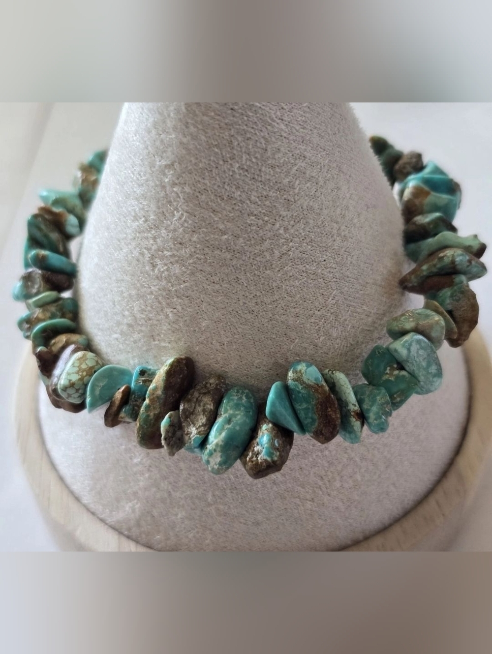 Number 8 Turquoise Chip Elastic Bracelet, Southwestern